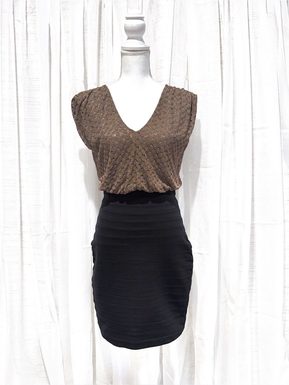 Express Brown Textured V-Neck Knit Top
